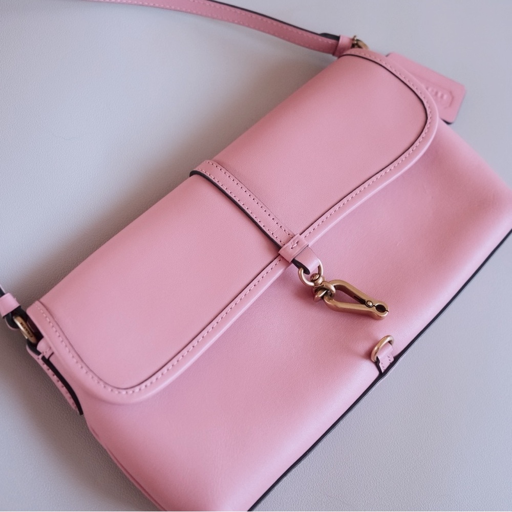 Coach Hamptons Shoulder Bag Pink